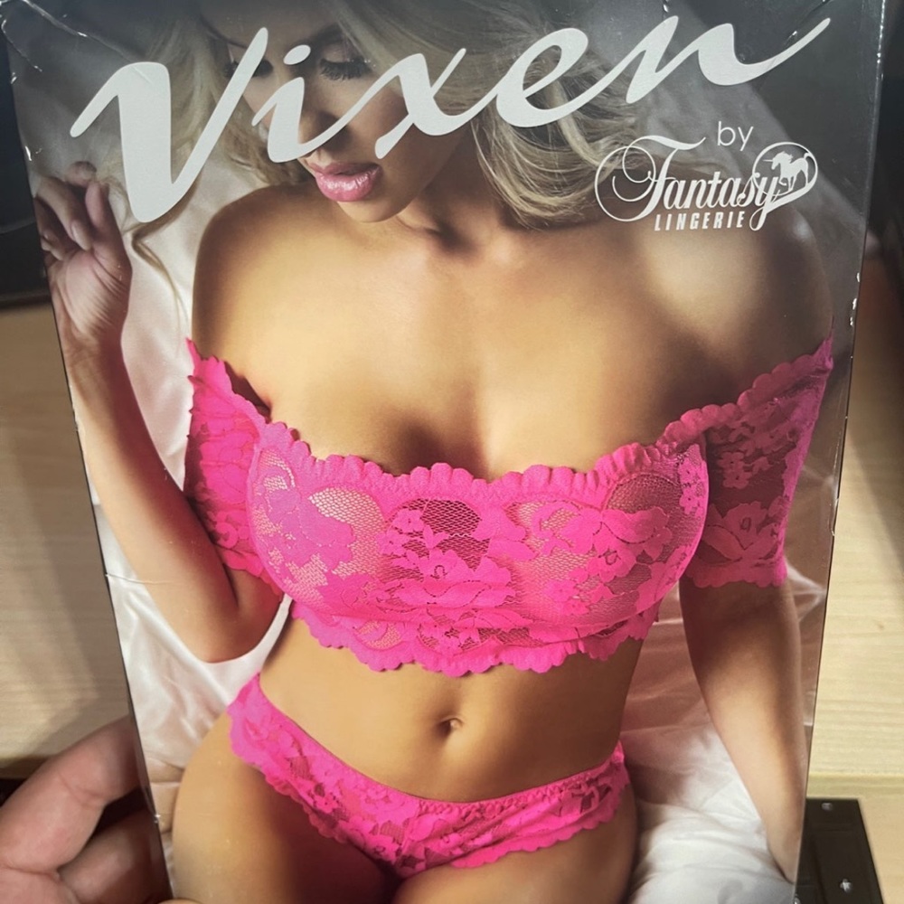Vixen Don't Mesh With Me Lace Bralette Set hot pink L/XL